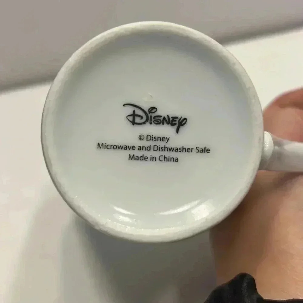 Disney Minnie‎ Mouse and friends coffee cup/mug 4” tall Mickey - Picture 4 of 4